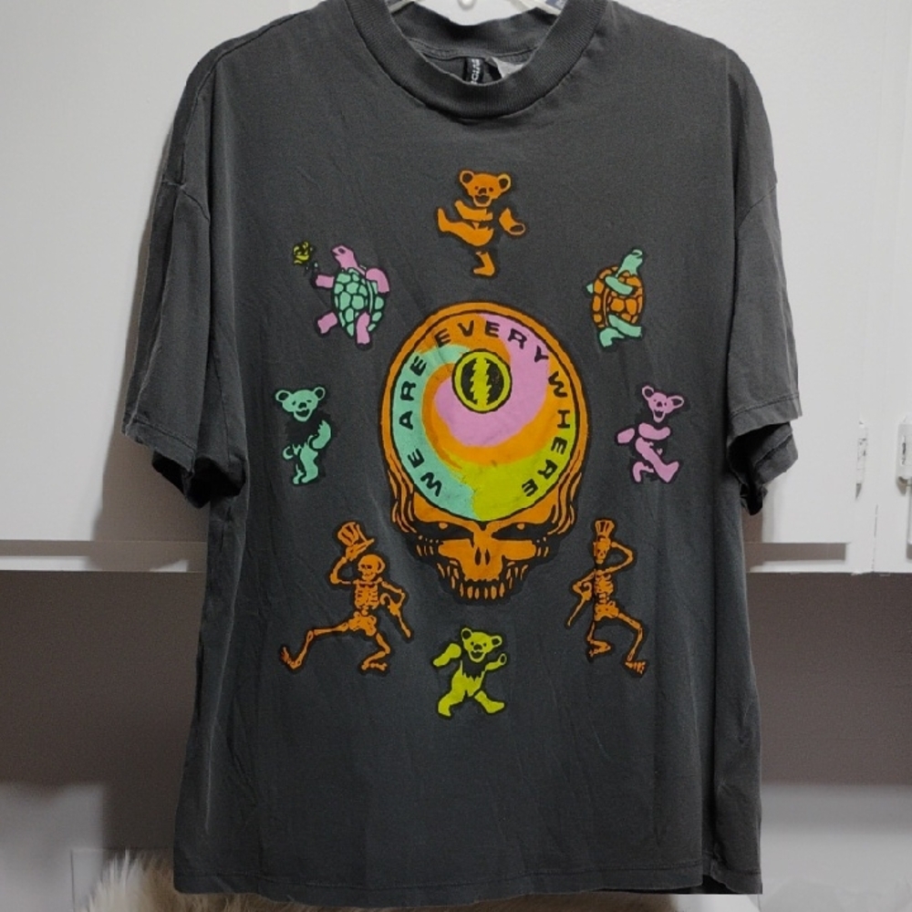 (#01) Grateful Dead x H&M We Are Everywhere Distressed Graphic Short Sleeve Tee